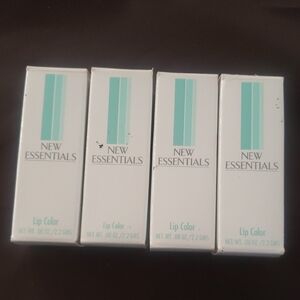 New Essentials Lip Color Set